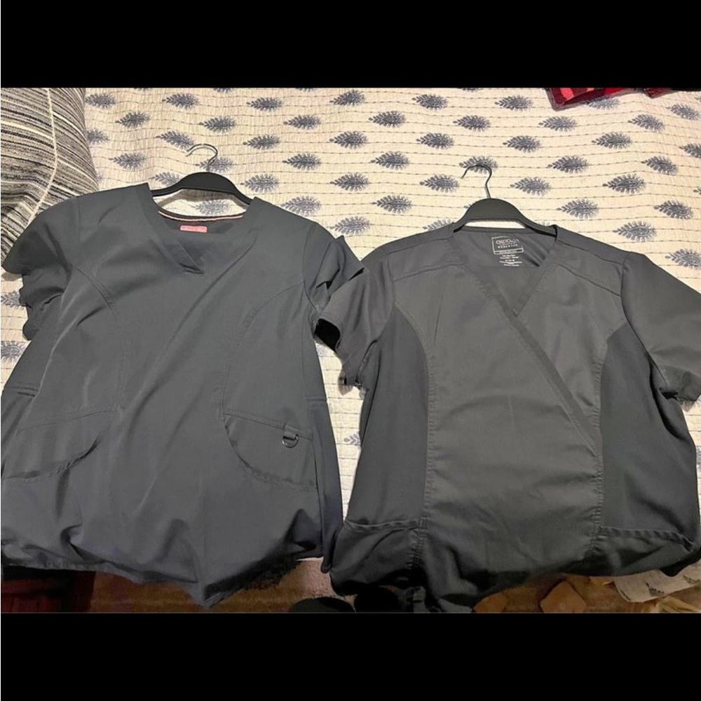 Maternity medium scrubs